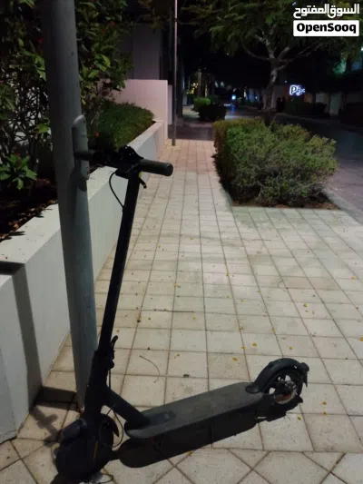 {NEW CONDITION} Xiaomi Mi Electric Scooter Essential with videos of brakes and scooter tested 2