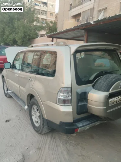 Mitsubishi Pajero GLS 4