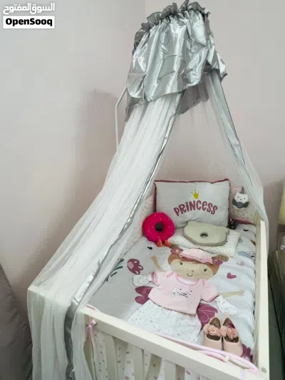 Baby crib set. Good as new! 2
