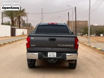 Toyota Tundra SR5 3