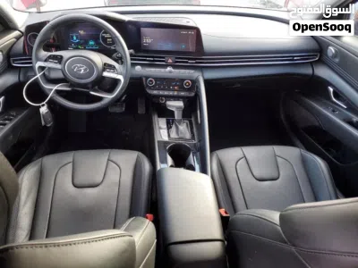 Hyundai Elantra Limited 3