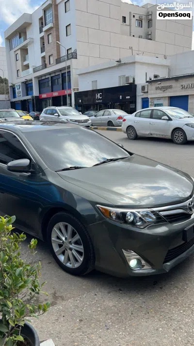 Toyota Camry XLE 4
