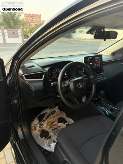 Toyota Corolla LE 2