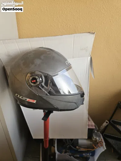used ls2 helmet XL with magnetic tankbag 3