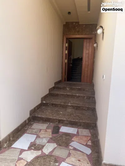 2فلل دورين مفصولات تشطيب حديث للبيع،مساحة الارض لكل فيلا 270متر المسقوف الإجمالي للدورين 460مترلكل ف 3
