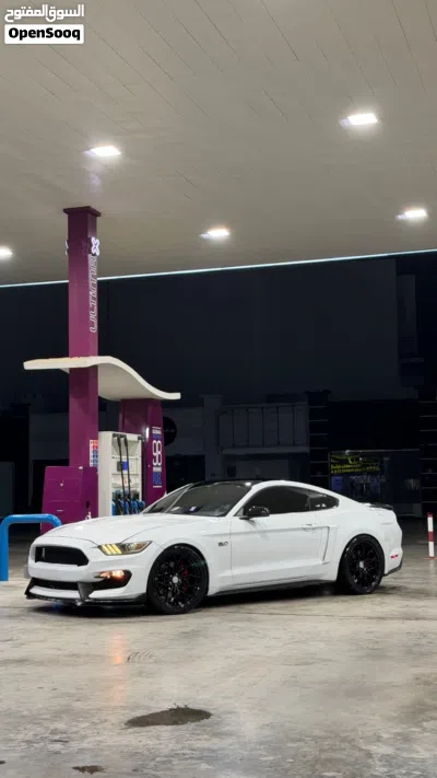 Ford Mustang GT 2