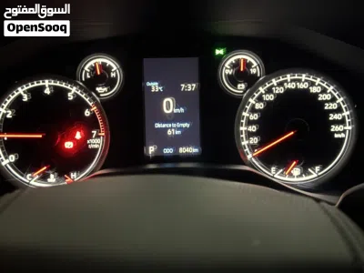 Toyota Land Cruiser GXR 2