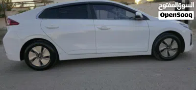 Hyundai Ioniq Standard 4