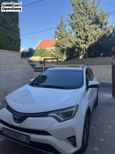 Toyota RAV 4 XLE 2