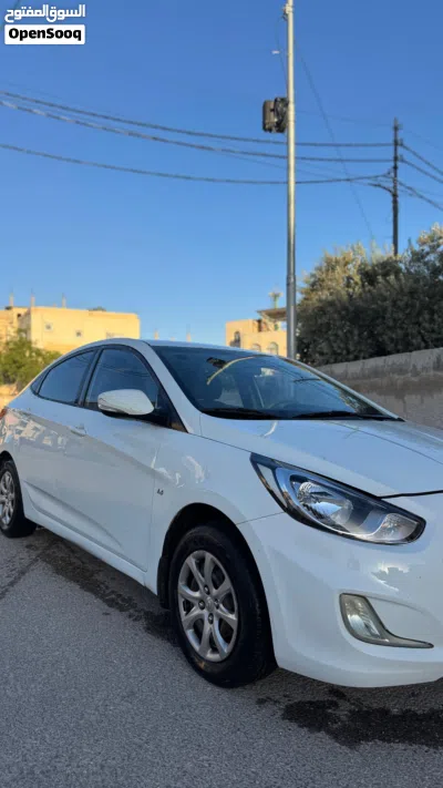 Hyundai Accent Standard 2