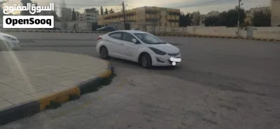 Hyundai Elantra Standard 2
