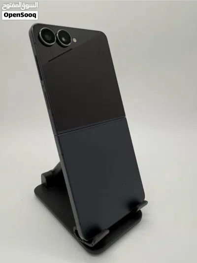 256 Samsung Galaxy Z Flip 7 - One Week Use 3