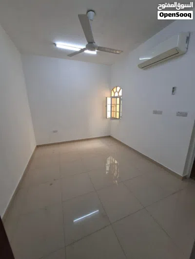 غرفه للايجار فى عذيبه Room for rent in azaiba 2