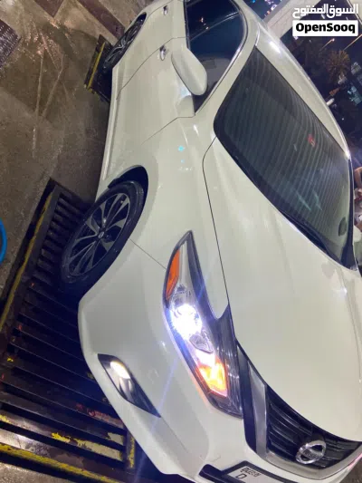 Nissan Altima Standard 3