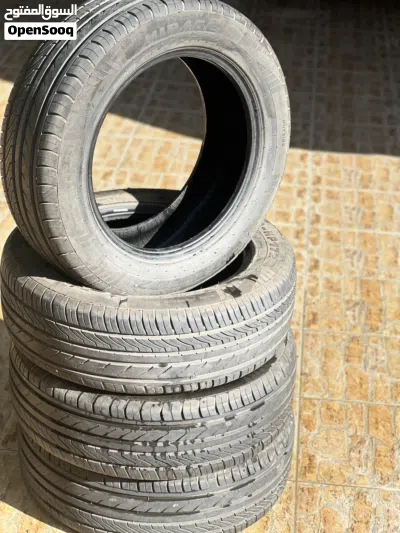 إطارات 235/60R18 2