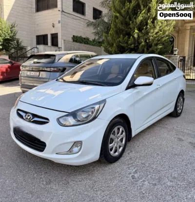 Hyundai Accent Standard 2