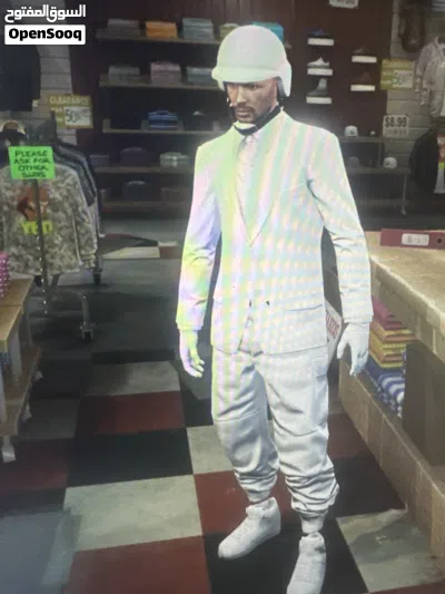 حساب gta5 لفل 174 فلوس كانت صارت 14989512 وفي ملابس بس سيارات مافي الا سيارات عاديه 4