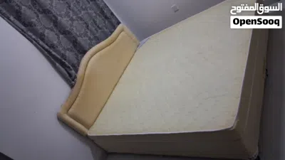سرير مزوج عرض 180 طول 190 مستعمل نظيف مع فرشة 2