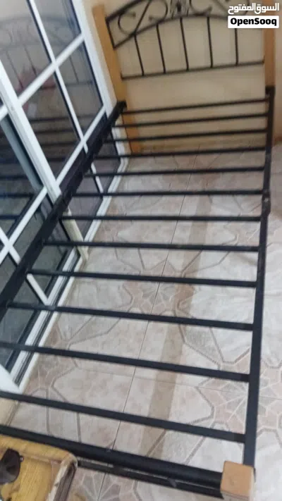 سرير مفرد مستعمل للبيع 2