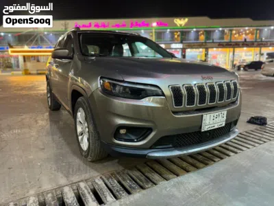 جيب شيروكى Latitude LUX 2
