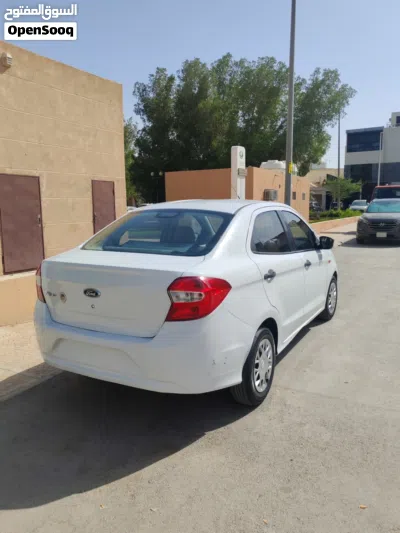 فورد فيجو Standard 3