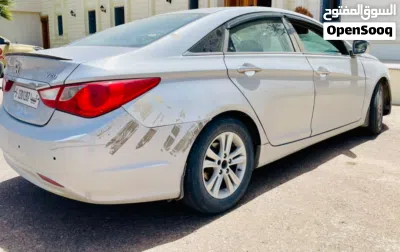 Hyundai Sonata Standard 4