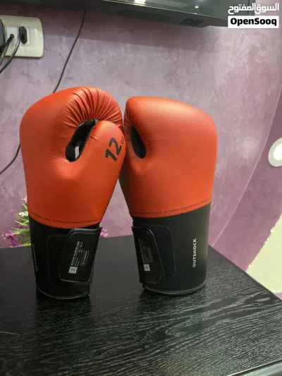 قفازات ملاكمة للبيع من شركة outshock decathlon غير مستخدم أبداً 3