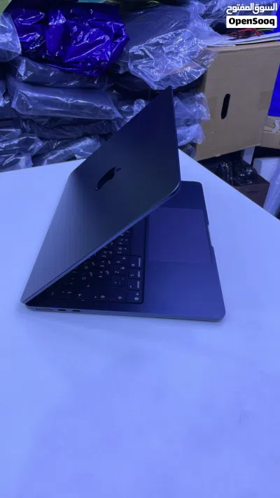 للبيع MacBook Air M4 بحالة ممتازة جدًا، شبه جديد الرام: 16GB 2