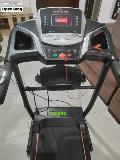 جهاز تريدمل للبيع نوع TECHNO FITNESS بحالة ممتازة 2