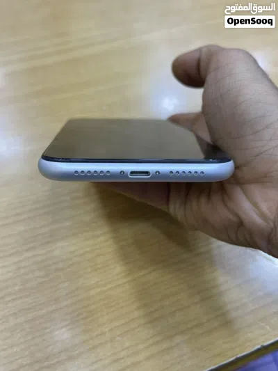 ايفون XR ذاكره 128 متخطي ايكلود 3