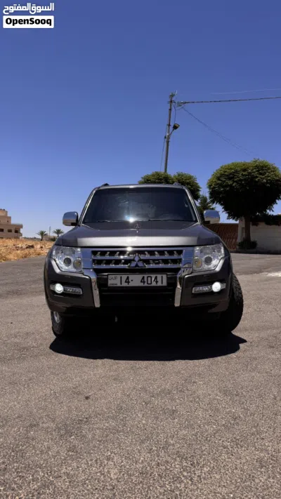Mitsubishi Pajero GLS 3