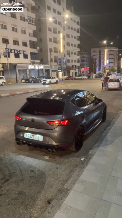 سيات ليون Standard 3