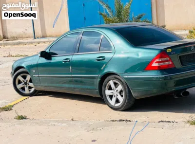 Mercedes Benz C-Class C 320 2