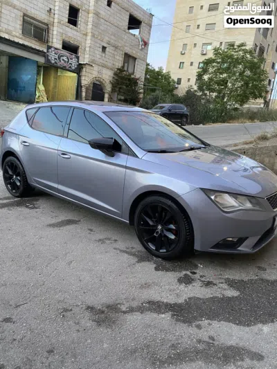 سيات ليون Standard 4
