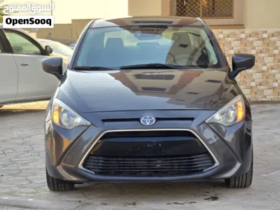 Toyota Yaris Basic 2