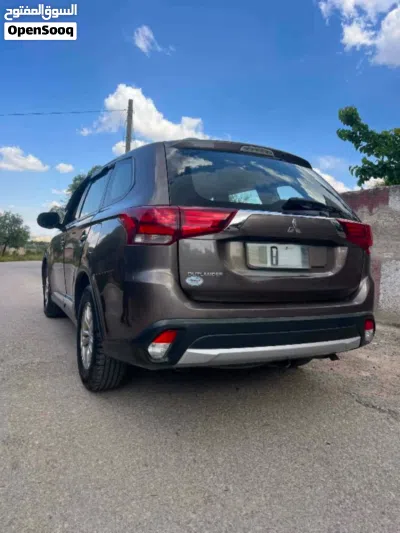 Mitsubishi Outlander Standard 3