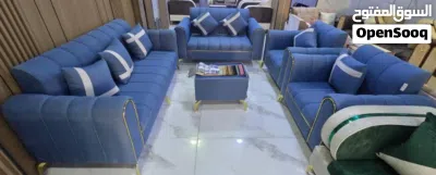 كنب يجمع بين الأناقة والجودة والراحة، كنب ملكي فاخر بتصميم راقٍ يضيف لمنزلك لمسه من الفخامه والتميز 2