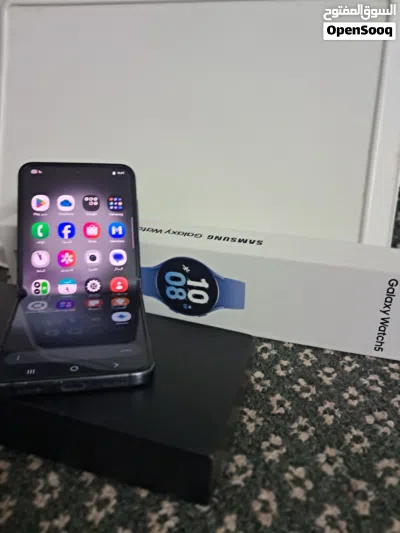 z flip 5 شبهه وكاله استخدام شخصي جهاز جبار يوجد على طرف الشاشه موضح وغير مؤثر عالفحص 4