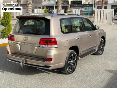 Toyota Land Cruiser VXR 3