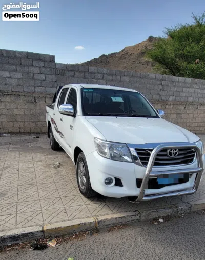 Toyota Hilux SR5 4