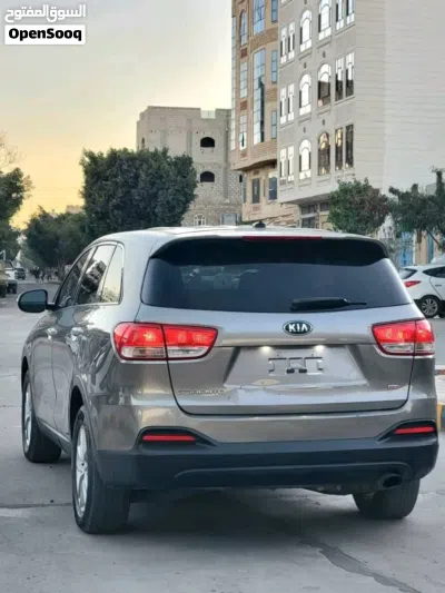 كيا سورينتو Standard 4