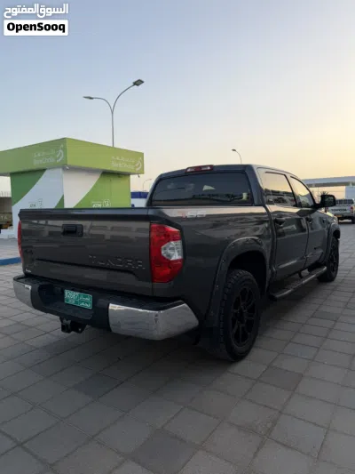 Toyota Tundra SR5 2