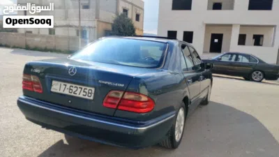 مرسيدس بنز الفئة-E E 200 4