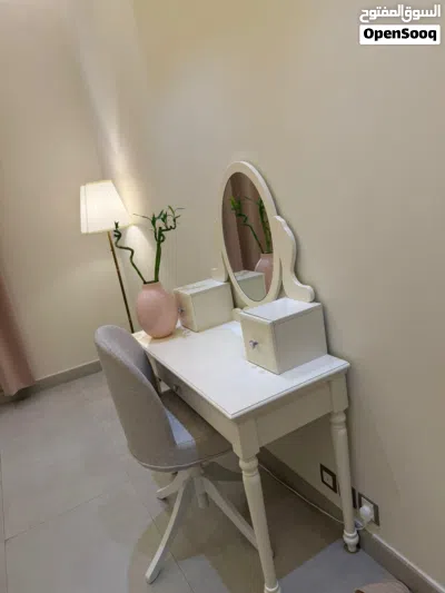 Bedroom white with mattressand mirror 2