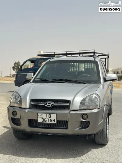 Hyundai Tucson GL Plus 2