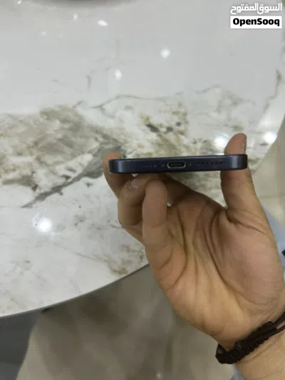 iPhone 15 pro max بحاله ممتازه البطارية:91 256جيجه مش مفتوح ولا مصلح ولا فيه اشي 4