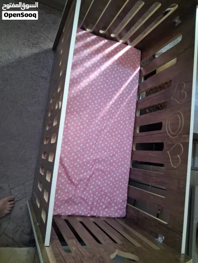 تخت بيبي  استعمال بسيط بسع. 35 دينار مع الفرشة  الرصيفه حي القادسيه مسجد المهتدي  للتواصل 3