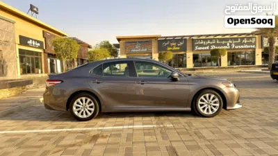 Toyota Camry LE 4