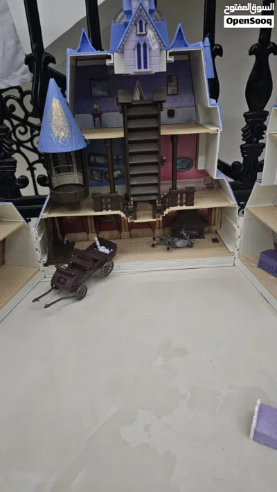 frozen castle with accessories 3