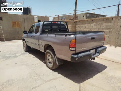 Toyota Tundra SR5 4